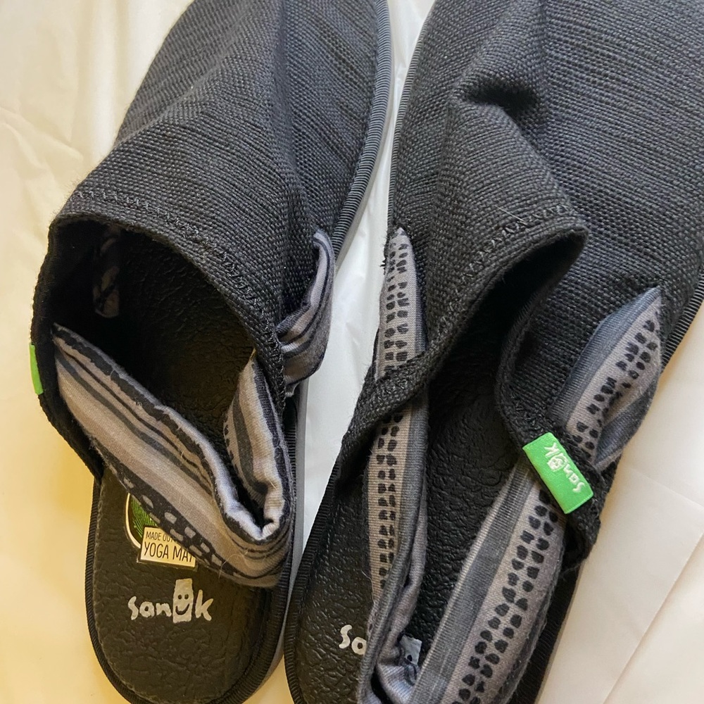 New Black Yoga Sanuk Shoes Size 8